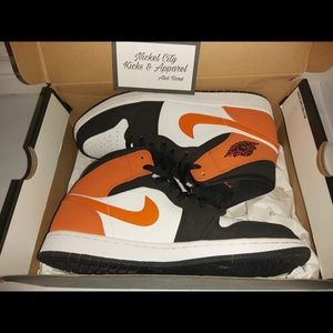 🔥Jordan 1 shattered backboard mid  9.5🔥 🎃💀👻🎃